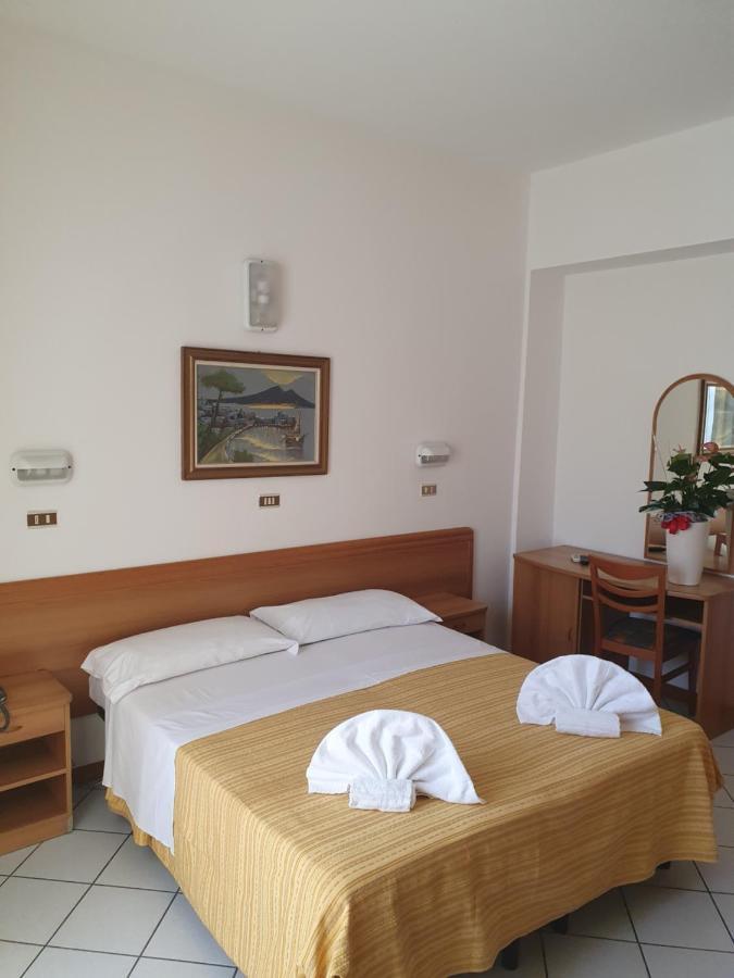 Hotel Venezia San Mauro Mare Habitación foto